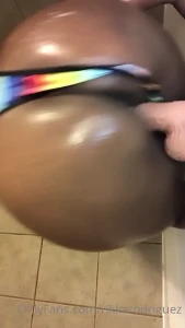 1728439