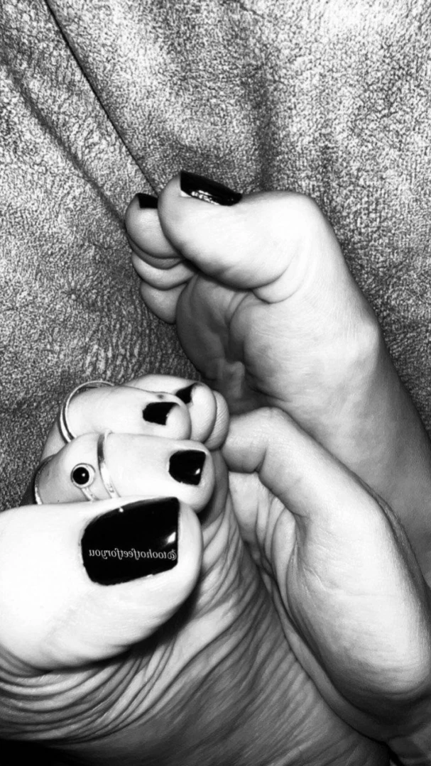 2hotfeet4you [ toohotfeetforyou ] Onlyfans leaked photo 14467782 on Hotleaks.tv