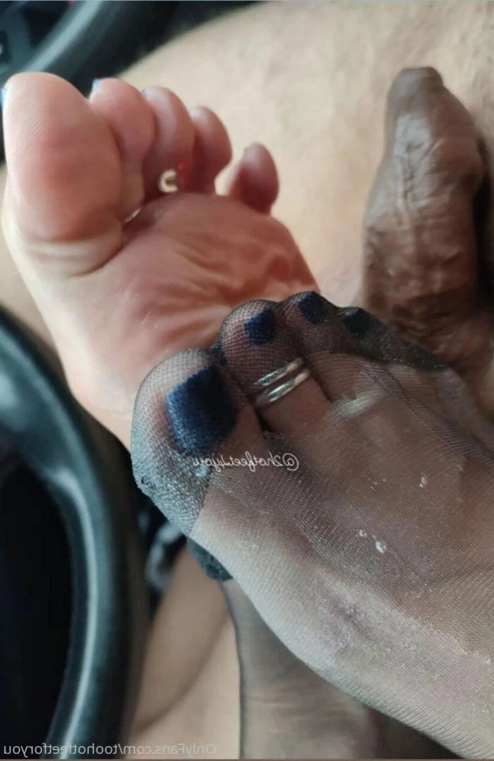 2hotfeet4you [ toohotfeetforyou ] Onlyfans leaked photo 15056056 on Hotleaks.tv