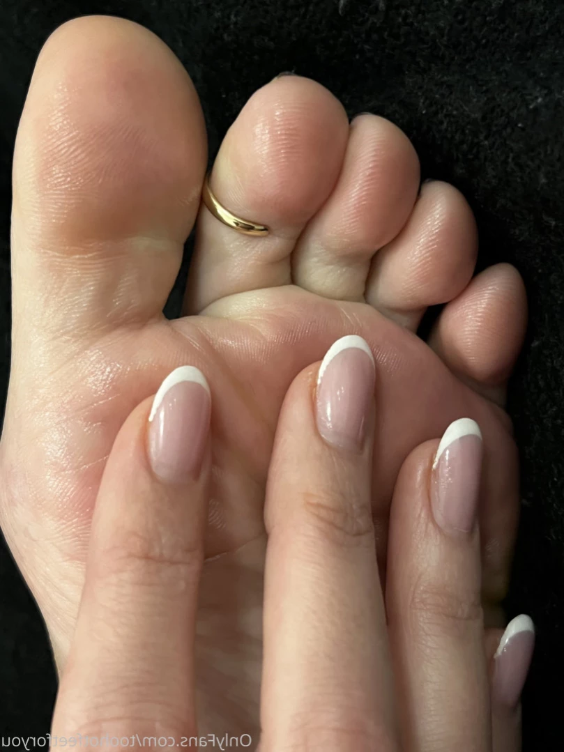 2hotfeet4you [ toohotfeetforyou ] Onlyfans leaked photo 16169972 on Hotleaks.tv