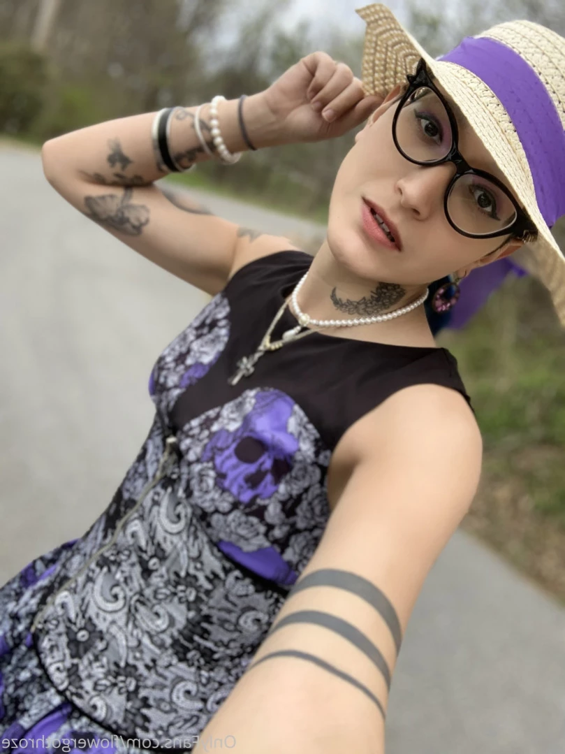 flowergothroze Onlyfans leaked photo 12168864 on Hotleaks.tv
