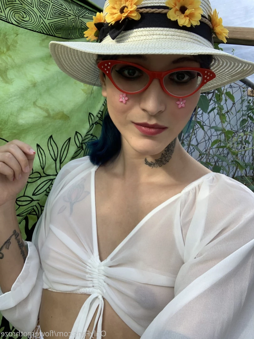 flowergothroze Onlyfans leaked photo 12624455 on Hotleaks.tv