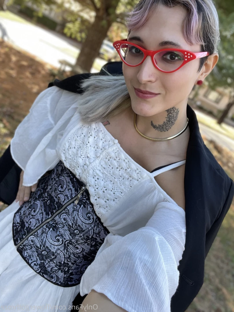 flowergothroze Onlyfans leaked photo 13104050 on Hotleaks.tv