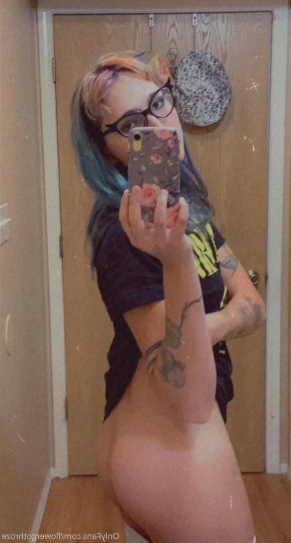 flowergothroze Onlyfans leaked photo 13478369 on Hotleaks.tv
