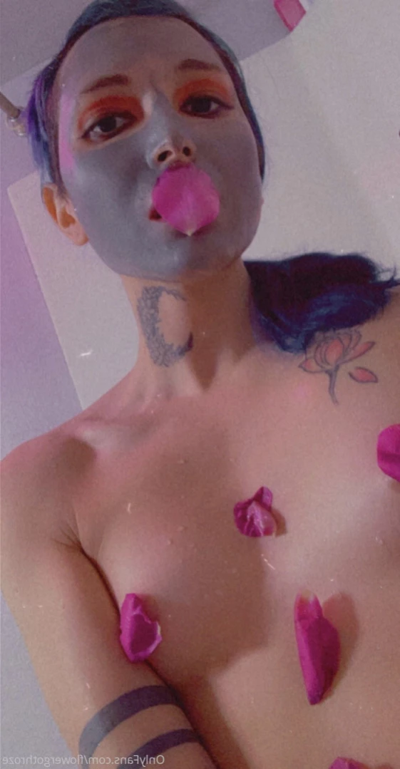 flowergothroze Onlyfans leaked photo 13484878 on Hotleaks.tv