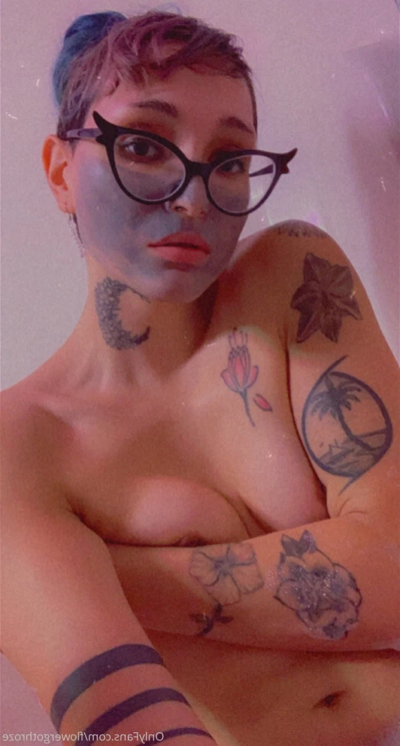 flowergothroze Onlyfans leaked photo 13492016 on Hotleaks.tv