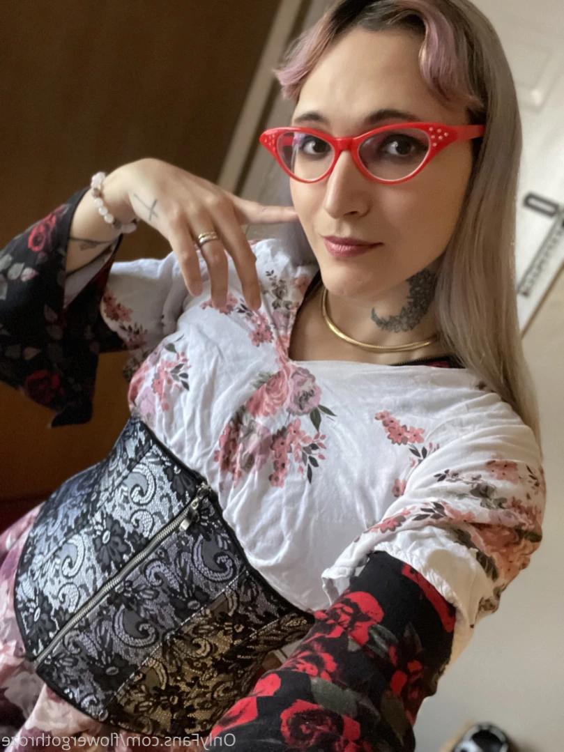 flowergothroze Onlyfans leaked photo 14030930 on Hotleaks.tv