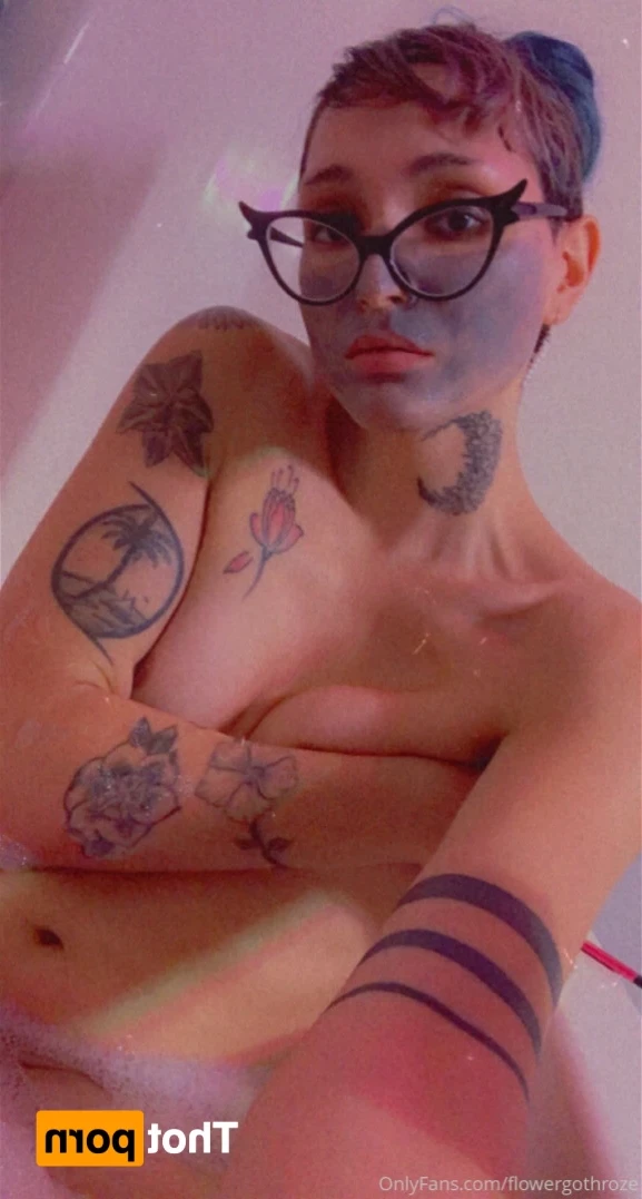 flowergothroze Onlyfans leaked photo 14859586 on Hotleaks.tv