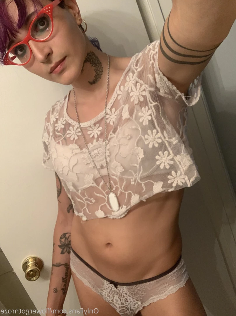 flowergothroze Onlyfans leaked photo 15129703 on Hotleaks.tv