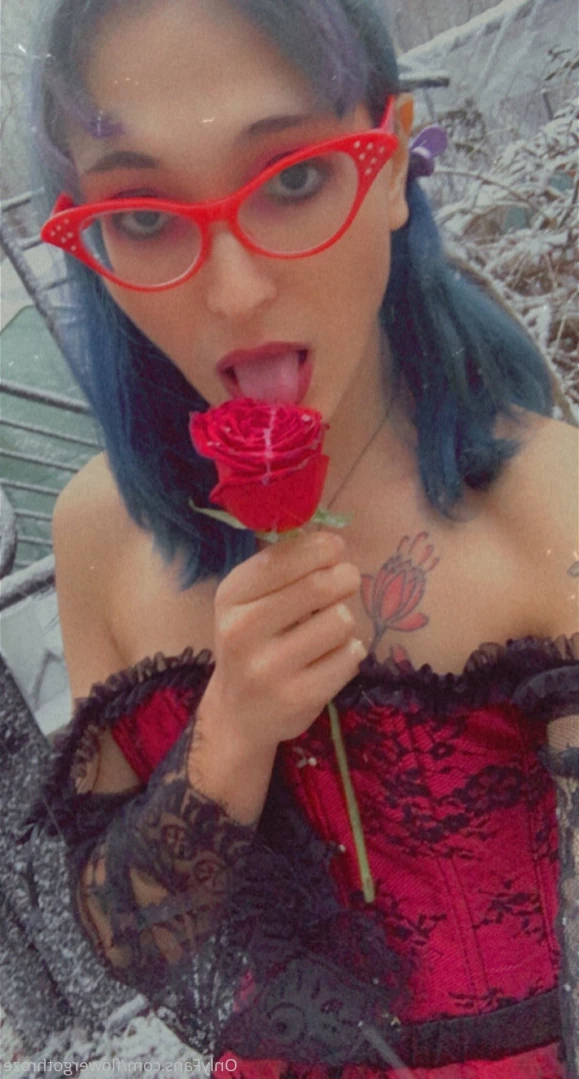 flowergothroze Onlyfans leaked photo 16189544 on Hotleaks.tv