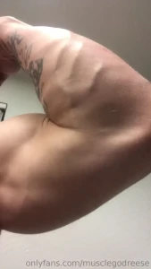 Reese ⚔️ 6'6" &amp; Hung (670+ Wall Posts) [ reesexxxl ] Onlyfans leaked video 10926259 on Hotleaks.tv