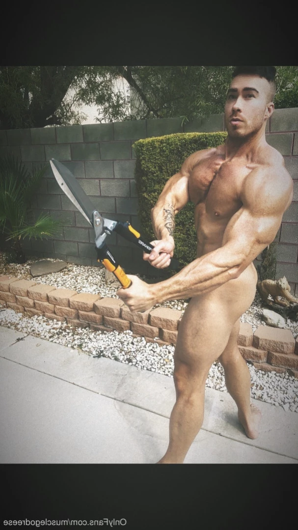 Reese ⚔️ 6'6" &amp; Hung (670+ Wall Posts) [ reesexxxl ] Onlyfans leaked photo 11339555 on Hotleaks.tv