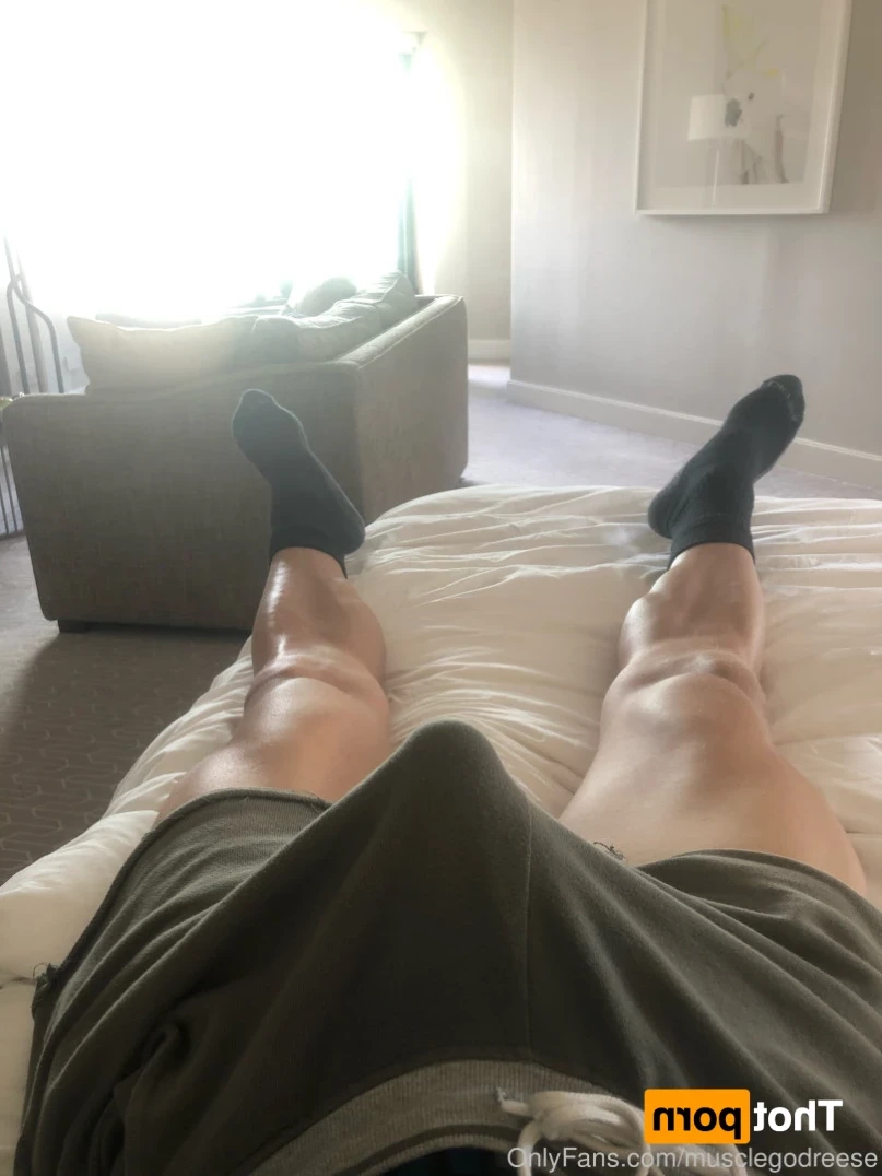 Reese ⚔️ 6'6" &amp; Hung (670+ Wall Posts) [ reesexxxl ] Onlyfans leaked photo 11939208 on Hotleaks.tv