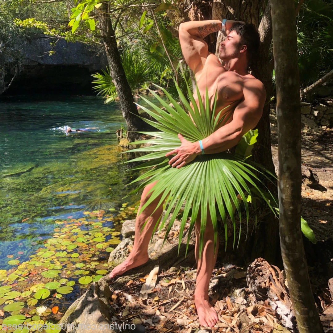 Reese ⚔️ 6'6" &amp; Hung (670+ Wall Posts) [ reesexxxl ] Onlyfans leaked photo 11961648 on Hotleaks.tv