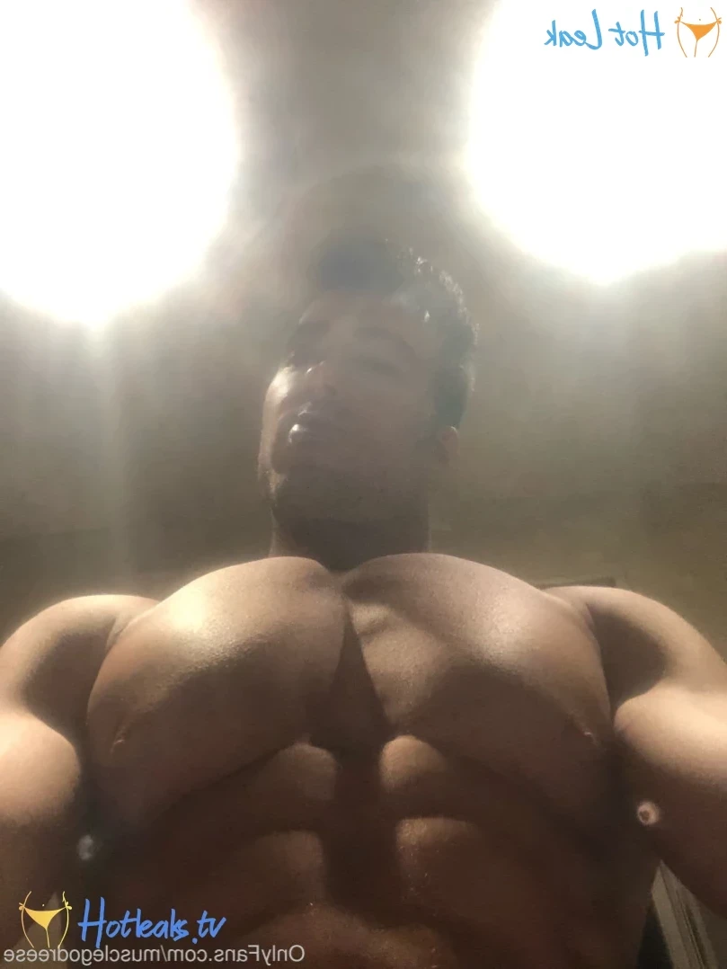 Reese ⚔️ 6'6" &amp; Hung (670+ Wall Posts) [ reesexxxl ] Onlyfans leaked photo 11980491 on Hotleaks.tv