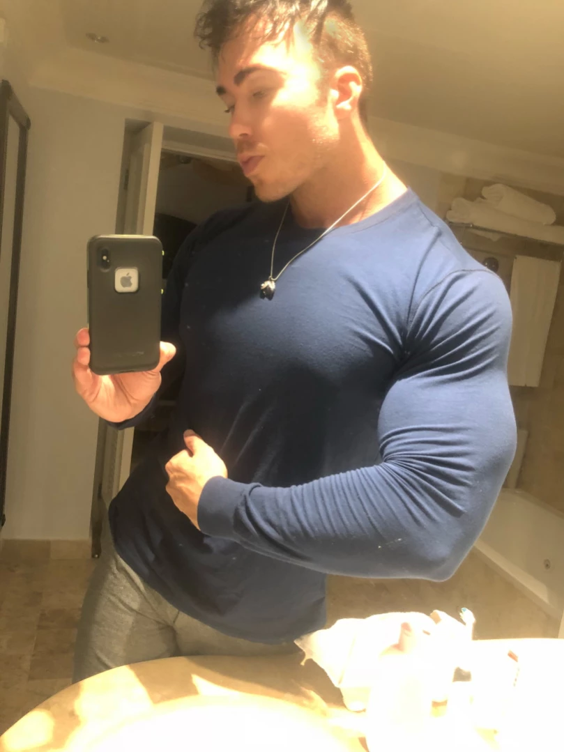 Reese ⚔️ 6'6" &amp; Hung (670+ Wall Posts) [ reesexxxl ] Onlyfans leaked photo 11982058 on Hotleaks.tv