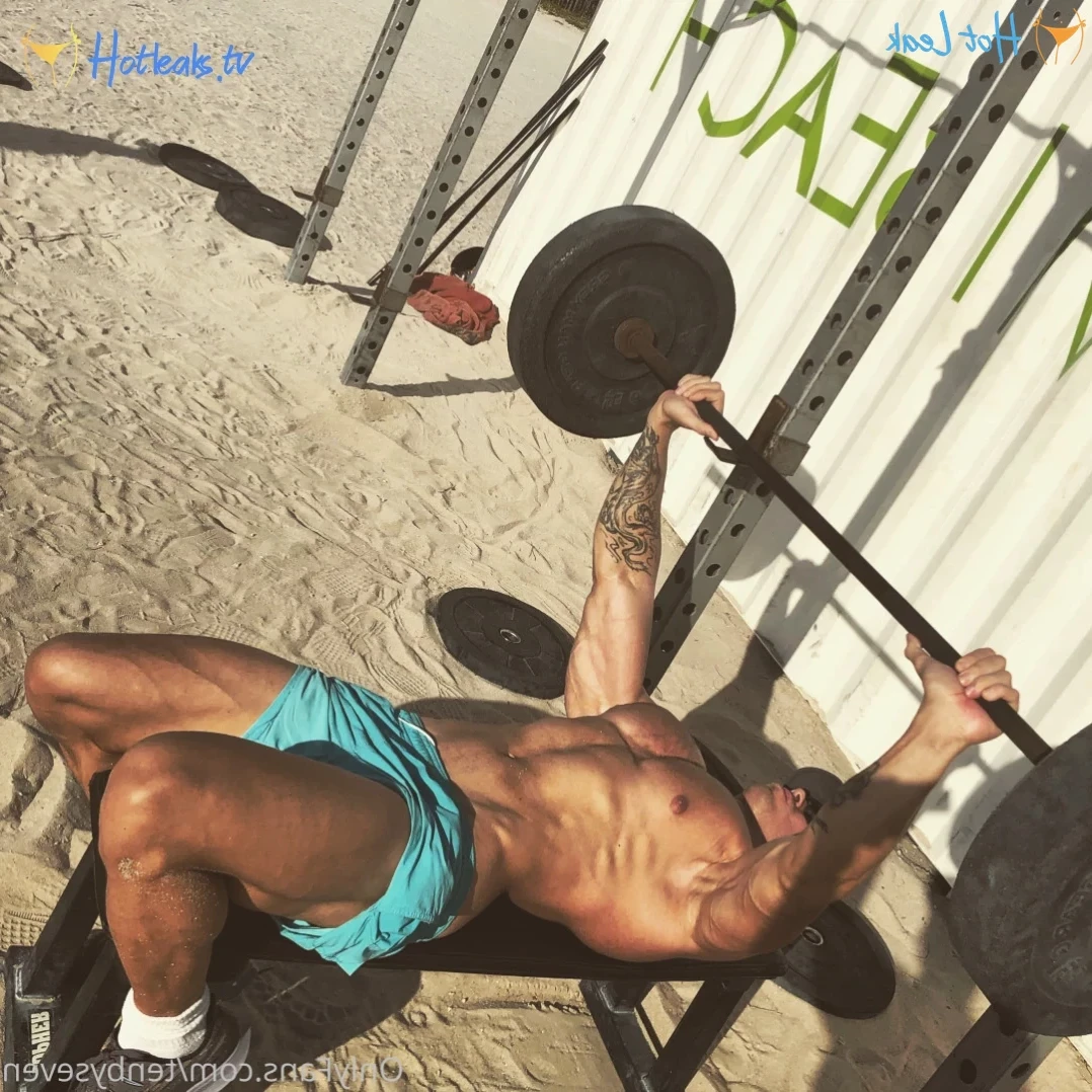 Reese ⚔️ 6'6" &amp; Hung (670+ Wall Posts) [ reesexxxl ] Onlyfans leaked photo 11982911 on Hotleaks.tv