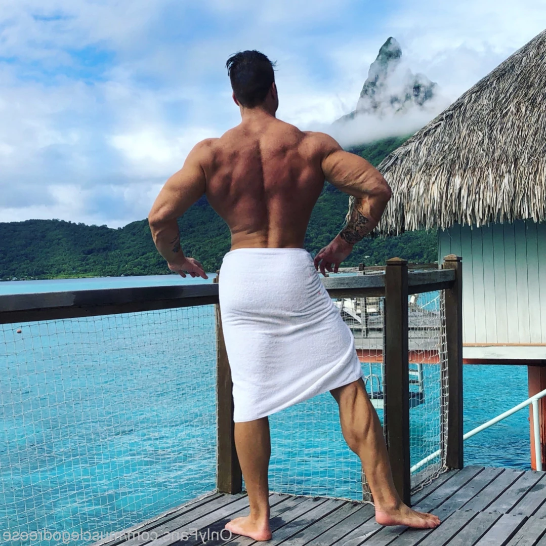 Reese ⚔️ 6'6" &amp; Hung (670+ Wall Posts) [ reesexxxl ] Onlyfans leaked photo 13001931 on Hotleaks.tv