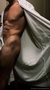 Reese ⚔️ 6'6" &amp; Hung (670+ Wall Posts) [ reesexxxl ] Onlyfans leaked video 13294675 on Hotleaks.tv