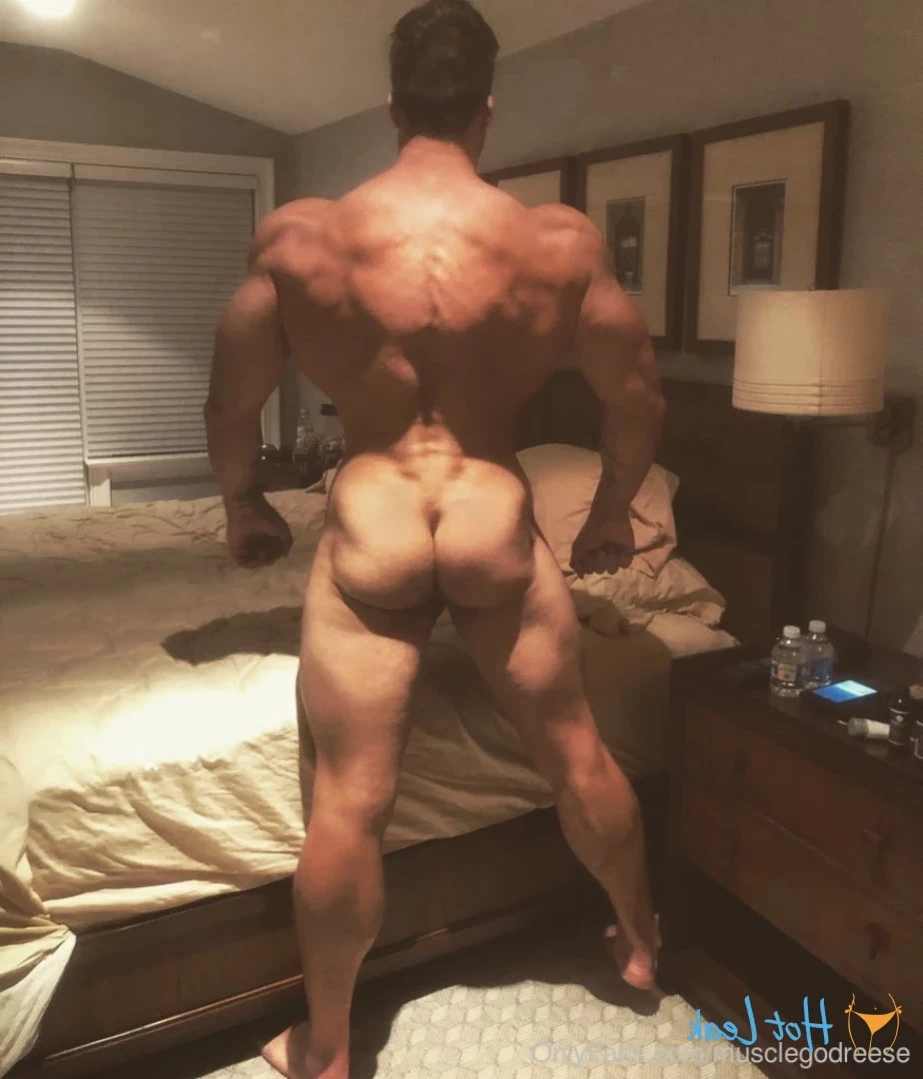 Reese ⚔️ 6'6" &amp; Hung (670+ Wall Posts) [ reesexxxl ] Onlyfans leaked photo 14330482 on Hotleaks.tv
