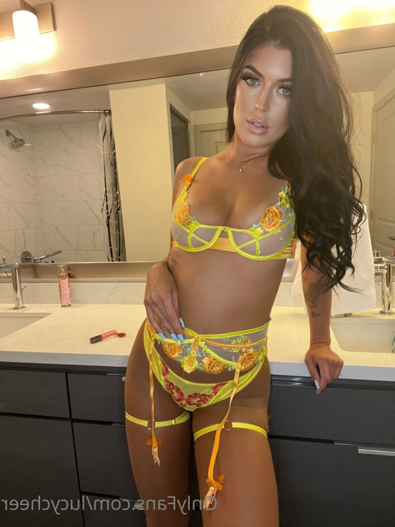 Lucy [ lucymomma ] Onlyfans leaked photo 11838418 on Hotleaks.tv