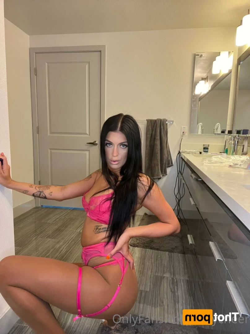 Lucy [ lucymomma ] Onlyfans leaked photo 12333559 on Hotleaks.tv