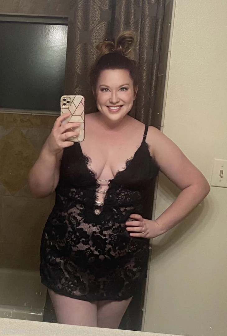 Mom Next Door 💋💕 Let’s Sext [ momnextd00r ] Onlyfans leaked photo 11414116 on Hotleaks.tv