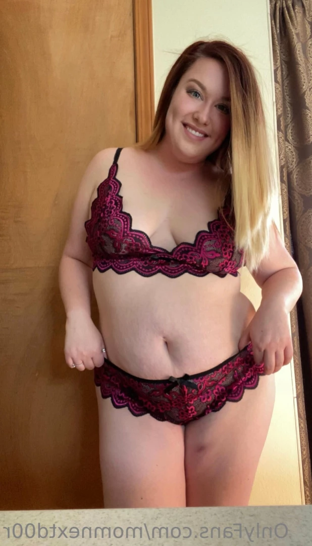 Mom Next Door 💋💕 Let’s Sext [ momnextd00r ] Onlyfans leaked photo 15044409 on Hotleaks.tv