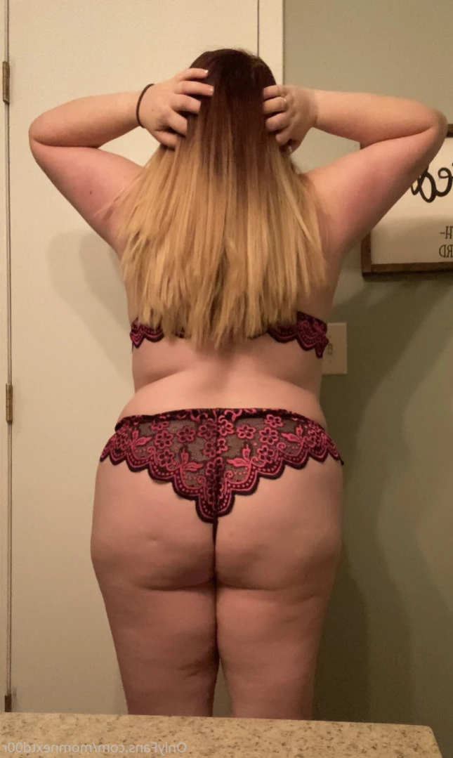 Mom Next Door 💋💕 Let’s Sext [ momnextd00r ] Onlyfans leaked photo 16401868 on Hotleaks.tv