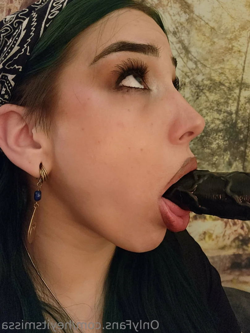 𝔖𝔞𝔱𝔦𝔳𝔞 𝔇𝔬𝔪𝔦𝔫𝔞𝔫𝔱 [ yeswecannabliss ] Onlyfans leaked photo 11887593 on Hotleaks.tv