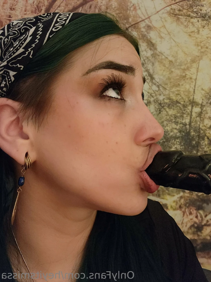 𝔖𝔞𝔱𝔦𝔳𝔞 𝔇𝔬𝔪𝔦𝔫𝔞𝔫𝔱 [ yeswecannabliss ] Onlyfans leaked photo 12556263 on Hotleaks.tv