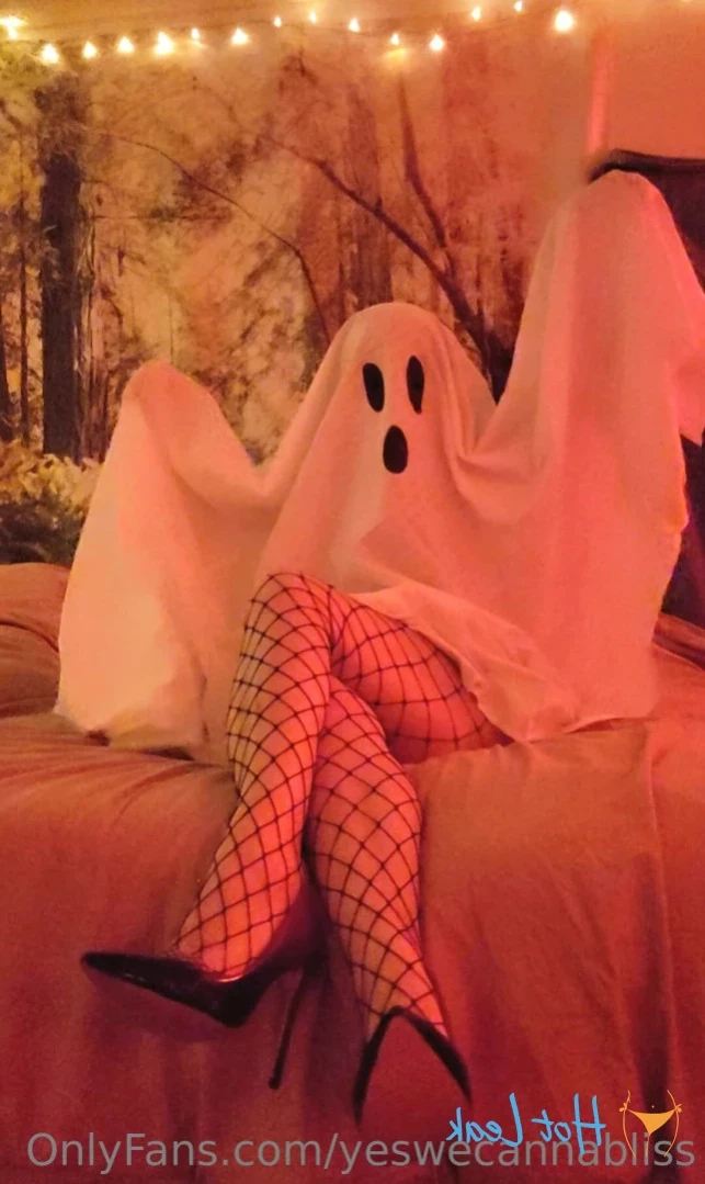 𝔖𝔞𝔱𝔦𝔳𝔞 𝔇𝔬𝔪𝔦𝔫𝔞𝔫𝔱 [ yeswecannabliss ] Onlyfans leaked photo 14671659 on Hotleaks.tv