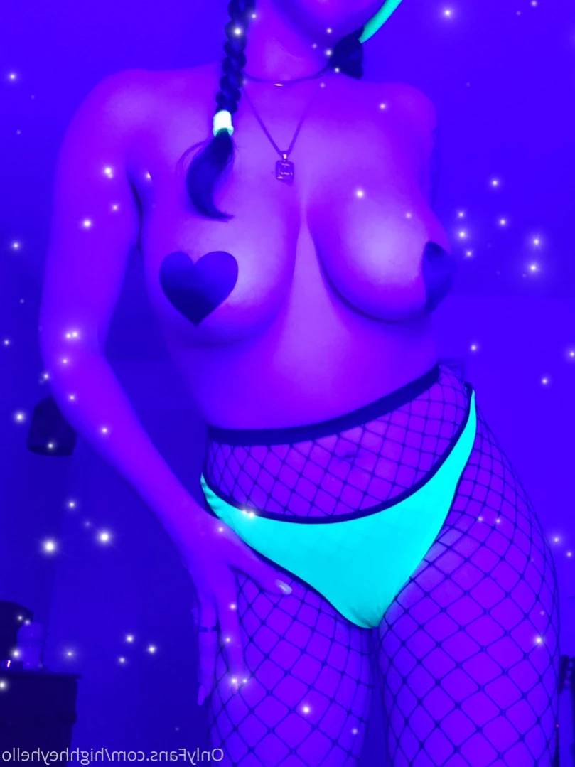 𝔖𝔞𝔱𝔦𝔳𝔞 𝔇𝔬𝔪𝔦𝔫𝔞𝔫𝔱 [ yeswecannabliss ] Onlyfans leaked photo 15044058 on Hotleaks.tv
