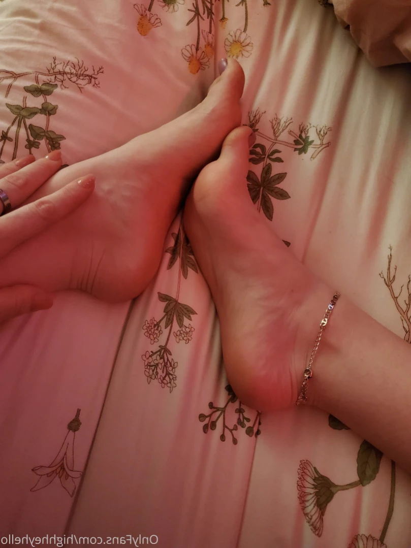 𝔖𝔞𝔱𝔦𝔳𝔞 𝔇𝔬𝔪𝔦𝔫𝔞𝔫𝔱 [ yeswecannabliss ] Onlyfans leaked photo 15786453 on Hotleaks.tv