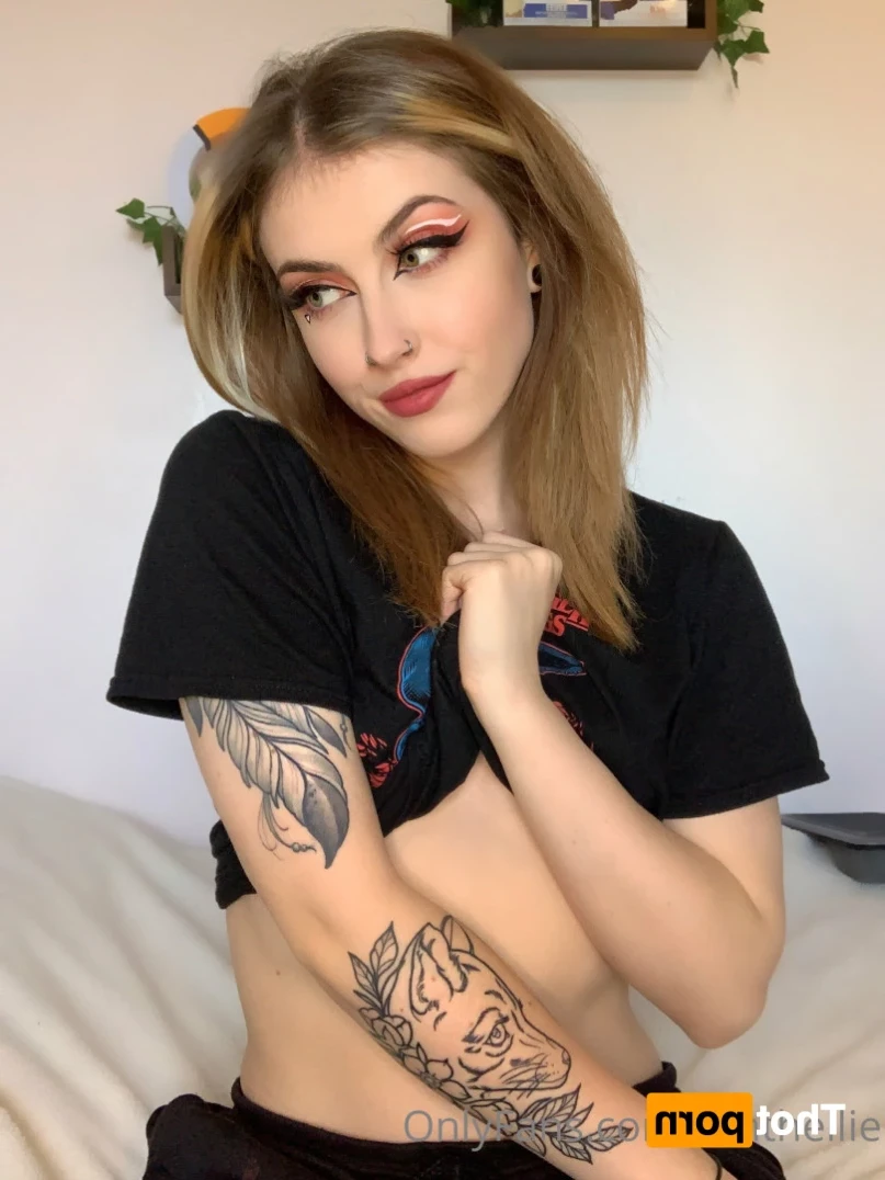 ellie 🖤 [ bmthellie ] Onlyfans leaked photo 11846750 on Hotleaks.tv