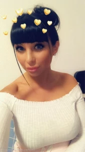 15568542