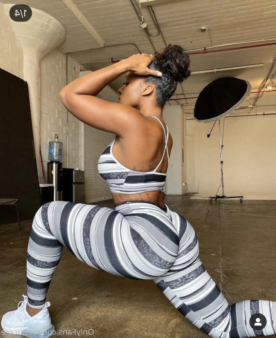 Lora Carmichael - Built to be Bent Over [ loracarmichael ] Onlyfans leaked photo 15948632 on Hotleaks.tv