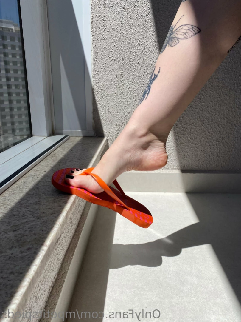 Ana [ mpetitspieds ] Onlyfans leaked photo 13736737 on Hotleaks.tv