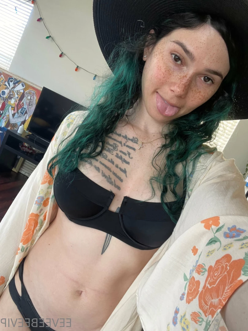 Eevee [ eeveebeesolo ] Onlyfans leaked photo 15915576 on Hotleaks.tv