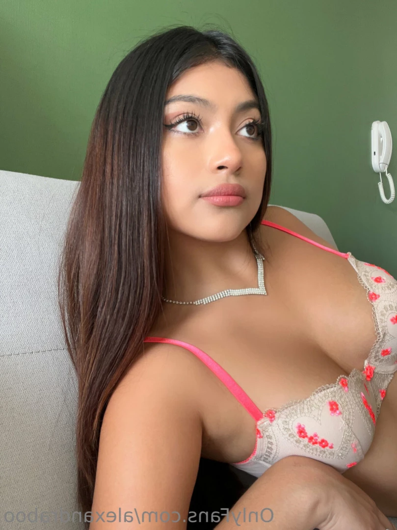 Ale [ alexandraboo ] Onlyfans leaked photo 15436084 on Hotleaks.tv