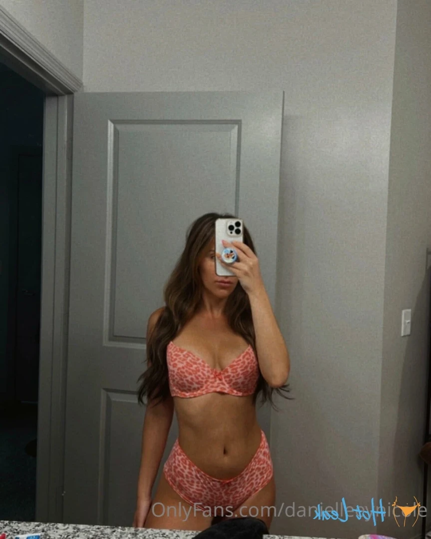 DanielleNicole [ danielleeynicole ] Onlyfans leaked photo 14079307 on Hotleaks.tv