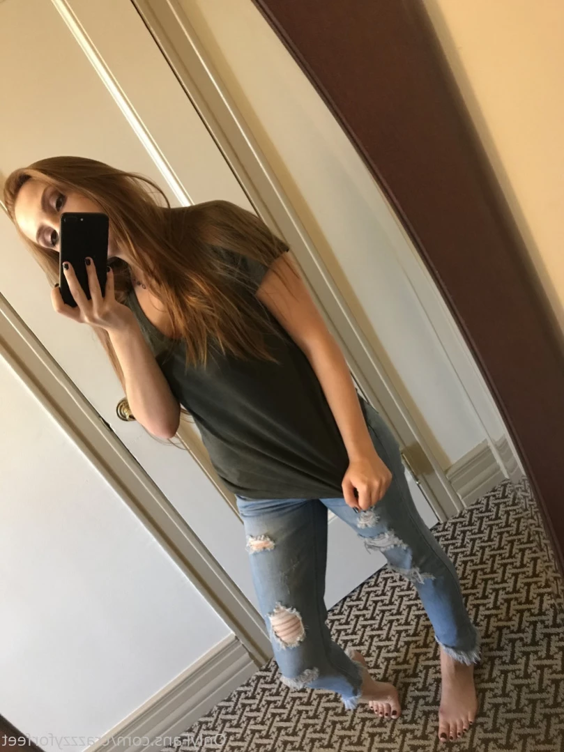 crazyforfeet [ crazzzyforfeet ] Onlyfans leaked photo 14070788 on Hotleaks.tv