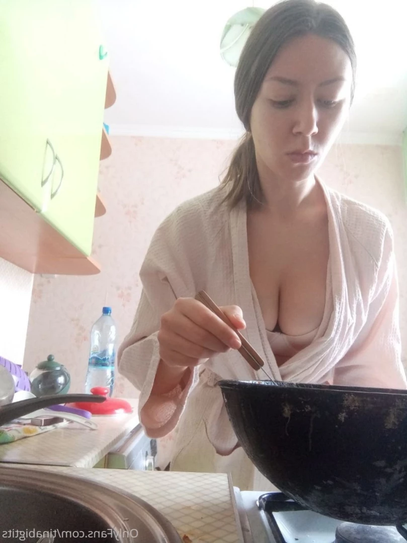Your stepmom Tina 🍒 [ tinastepmom ] Onlyfans leaked photo 11896921 on Hotleaks.tv