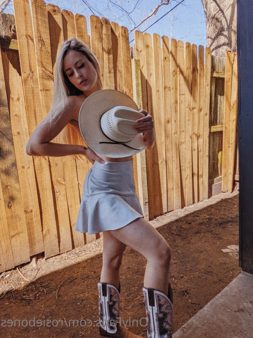 🌹Rosie Bones🦴 [ rosiebones ] Onlyfans leaked photo 11425163 on Hotleaks.tv