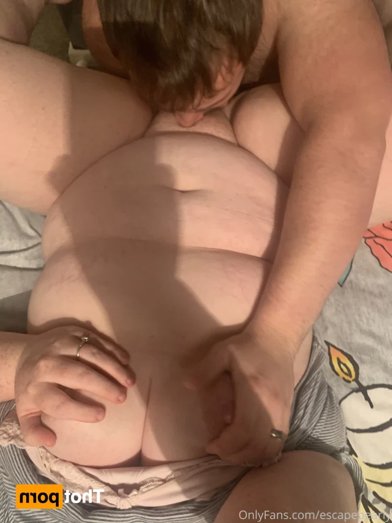 ᴘʀᴇɢɴᴀɴᴛ ᴘᴇᴀʀʟʏ 🍓 [ escapepearly ] Onlyfans leaked photo 11771058 on Hotleaks.tv