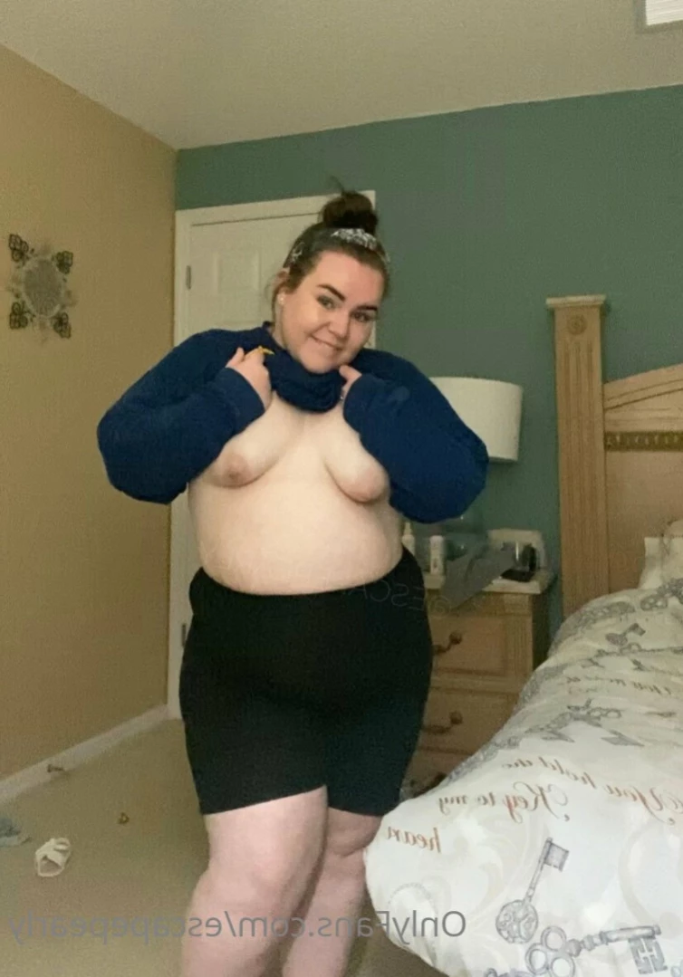 ᴘʀᴇɢɴᴀɴᴛ ᴘᴇᴀʀʟʏ 🍓 [ escapepearly ] Onlyfans leaked photo 12004773 on Hotleaks.tv
