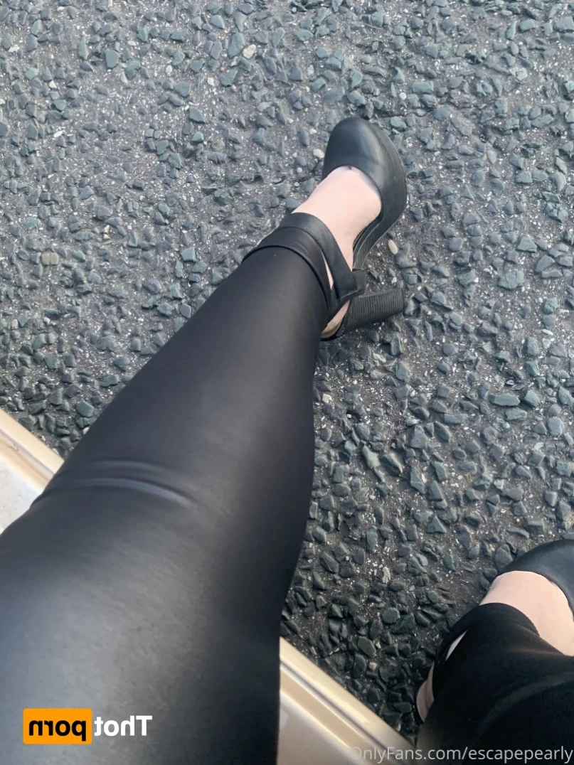 ᴘʀᴇɢɴᴀɴᴛ ᴘᴇᴀʀʟʏ 🍓 [ escapepearly ] Onlyfans leaked photo 12064225 on Hotleaks.tv