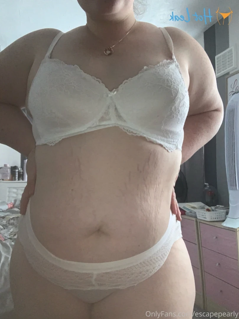 ᴘʀᴇɢɴᴀɴᴛ ᴘᴇᴀʀʟʏ 🍓 [ escapepearly ] Onlyfans leaked photo 12610012 on Hotleaks.tv