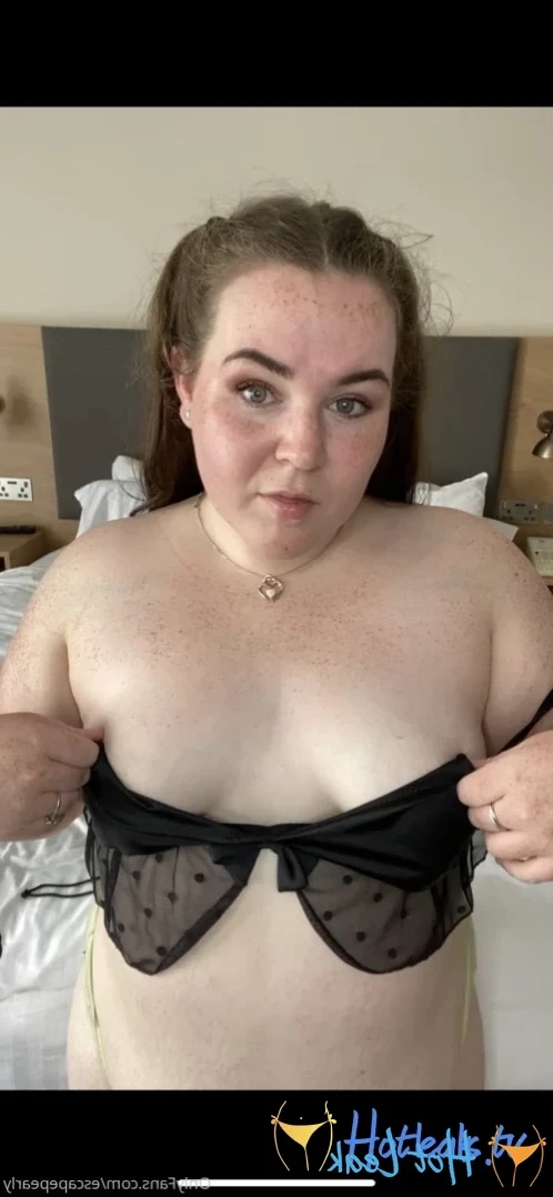 ᴘʀᴇɢɴᴀɴᴛ ᴘᴇᴀʀʟʏ 🍓 [ escapepearly ] Onlyfans leaked photo 12951311 on Hotleaks.tv