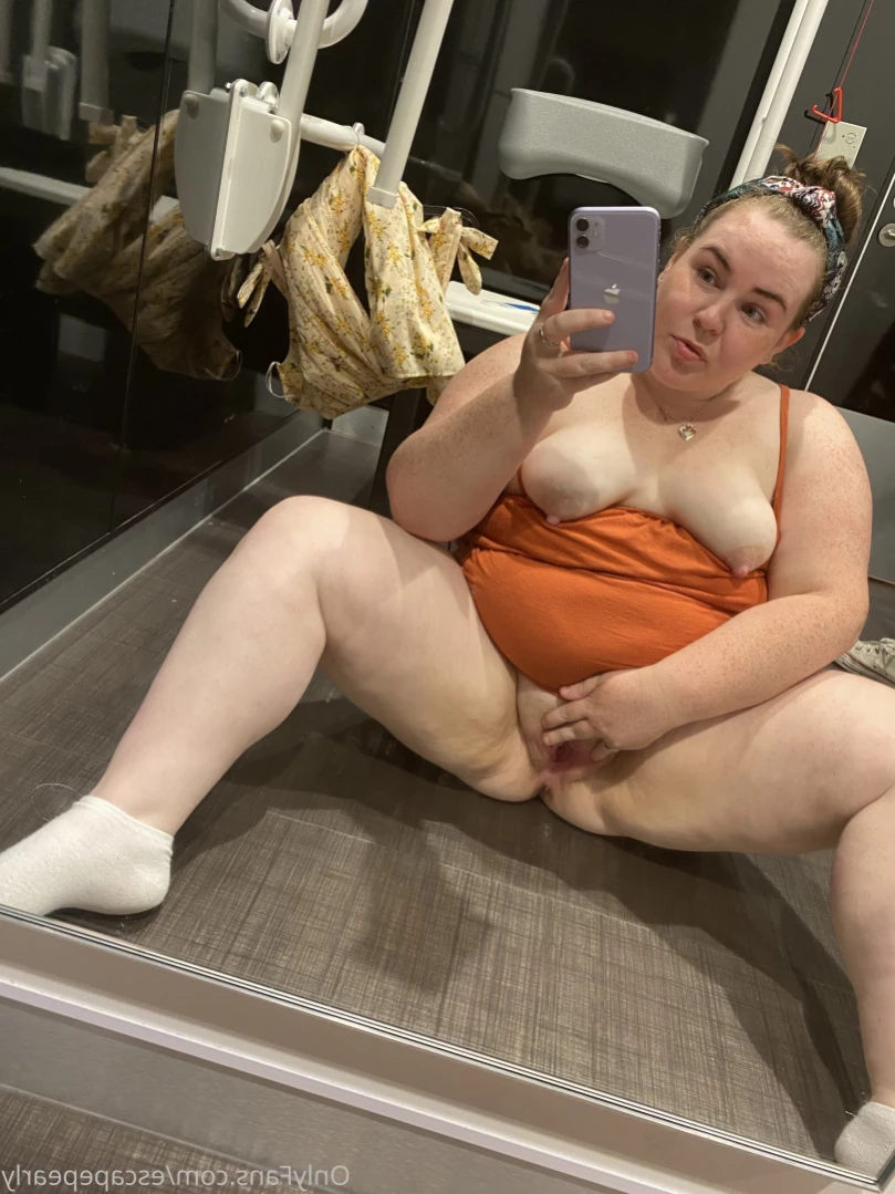 ᴘʀᴇɢɴᴀɴᴛ ᴘᴇᴀʀʟʏ 🍓 [ escapepearly ] Onlyfans leaked photo 13693908 on Hotleaks.tv
